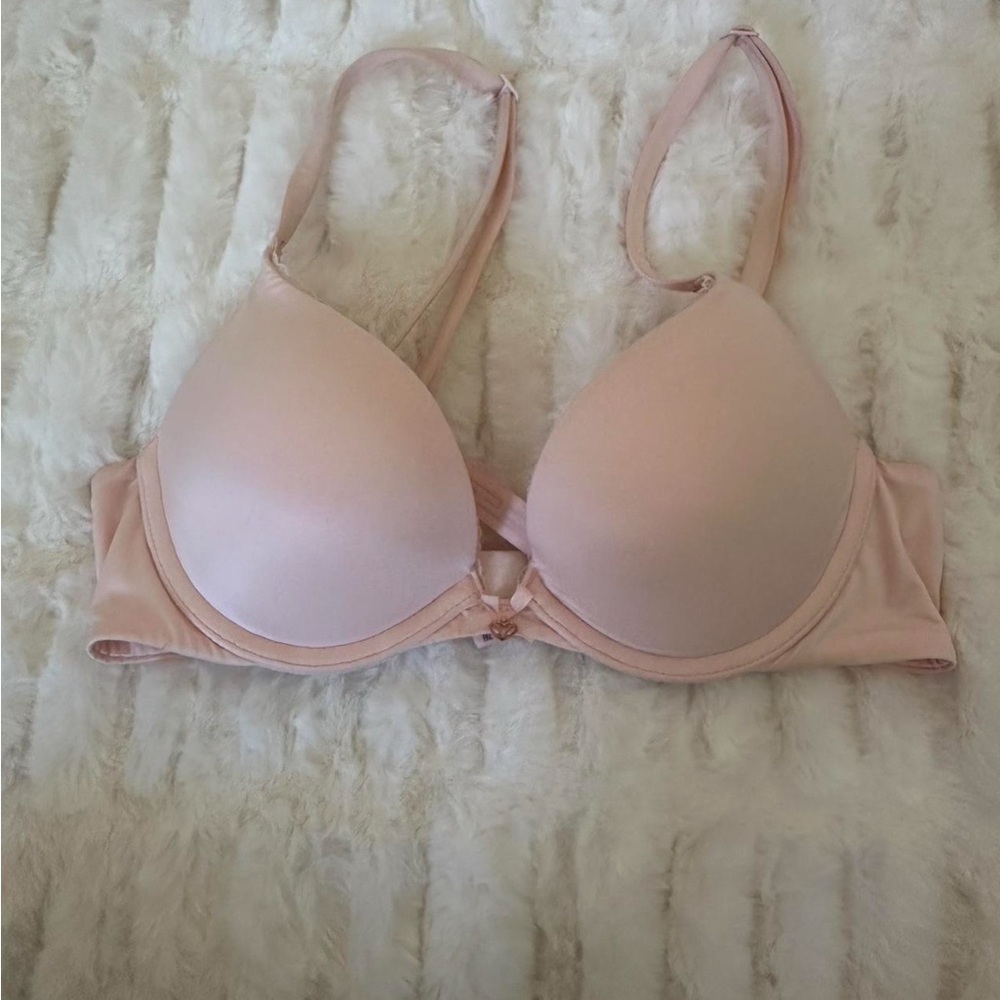 Victorias Secret light pink push up bra